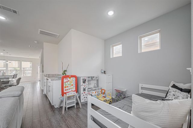 2126 Bauer Park Drive, Houston, TX 77080