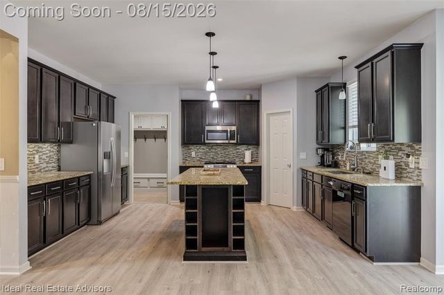 51743 Leshan Drive, New Baltimore, MI 48047