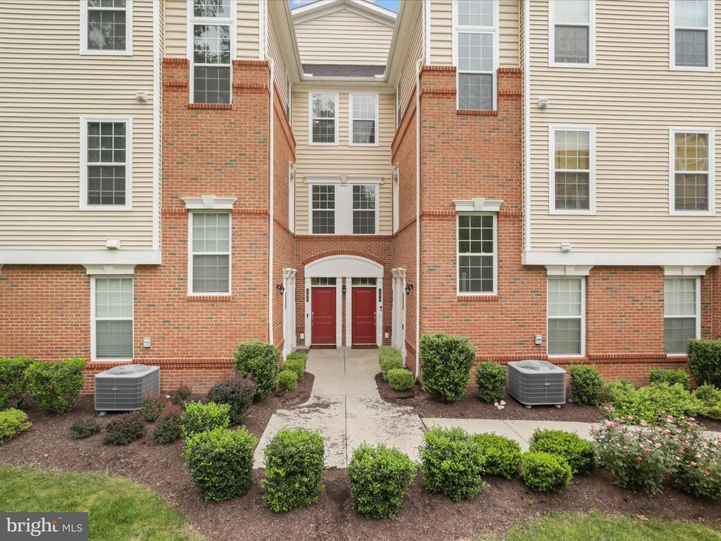 23245 MILLTOWN KNOLL SQ #103, Ashburn, VA 20148