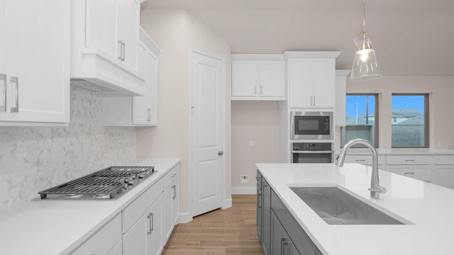 729 Eagle Ford Lane, League City, TX 77573