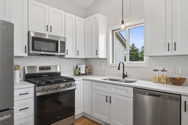 36921 Elk Avenue, North Branch, MN 55056