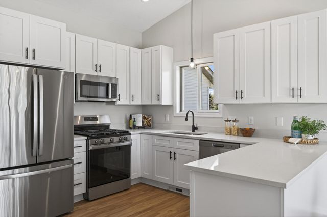 36921 Elk Avenue, North Branch, MN 55056