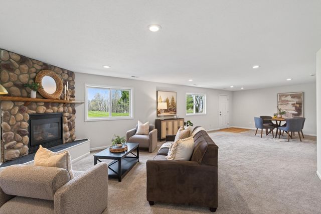 36921 Elk Avenue, North Branch, MN 55056