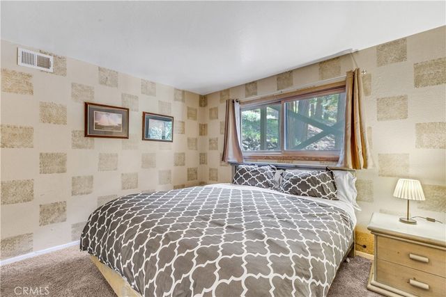 27945 Lakes Edge, Lake Arrowhead, CA 92352