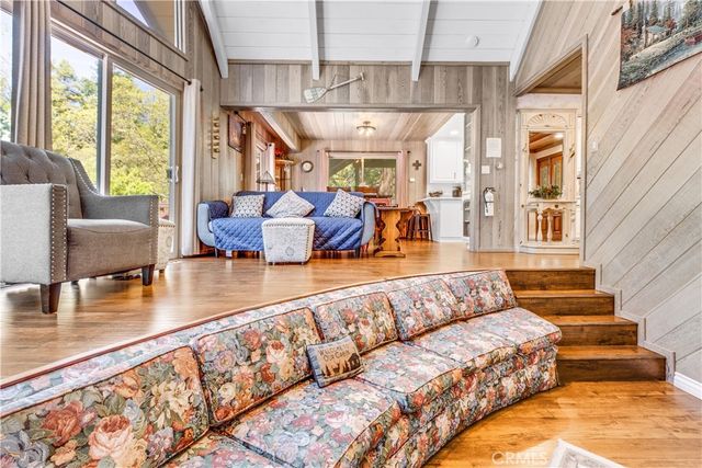 27945 Lakes Edge, Lake Arrowhead, CA 92352