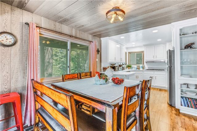 27945 Lakes Edge, Lake Arrowhead, CA 92352