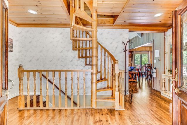 27945 Lakes Edge, Lake Arrowhead, CA 92352