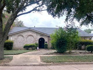 10902 Bob White Drive, Houston, TX 77096