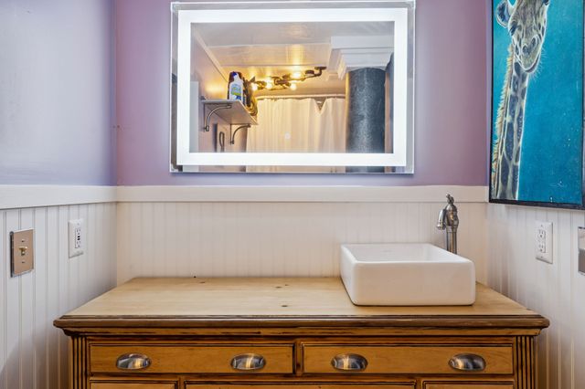 501 Williamsburg Dr, Nashville, TN 37214