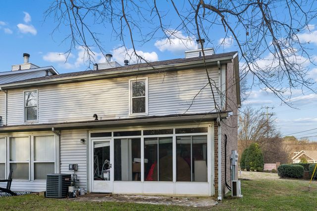 501 Williamsburg Dr, Nashville, TN 37214