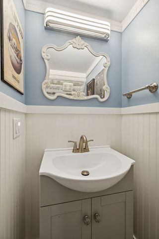 501 Williamsburg Dr, Nashville, TN 37214