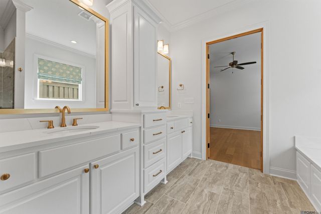 13820 Woody Creek Dr, Baton Rouge, LA 70810