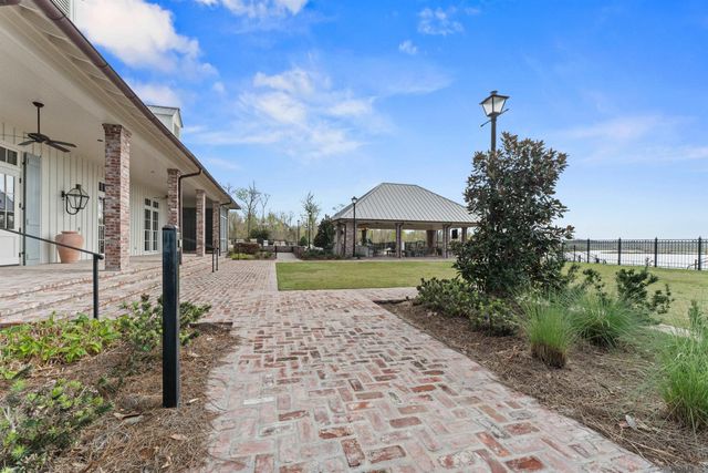 13820 Woody Creek Dr, Baton Rouge, LA 70810