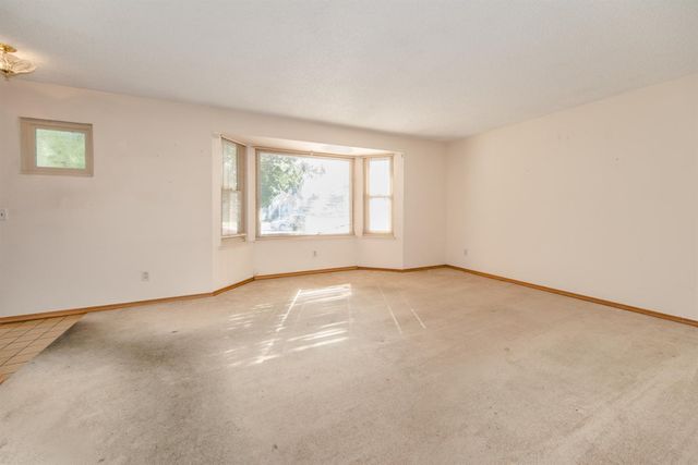 20 W Clover Street, Woodland, CA 95695