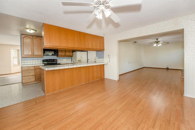 20 W Clover Street, Woodland, CA 95695