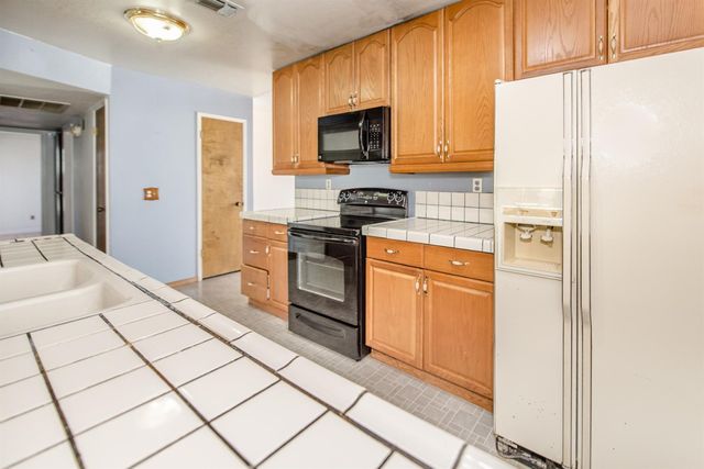 20 W Clover Street, Woodland, CA 95695