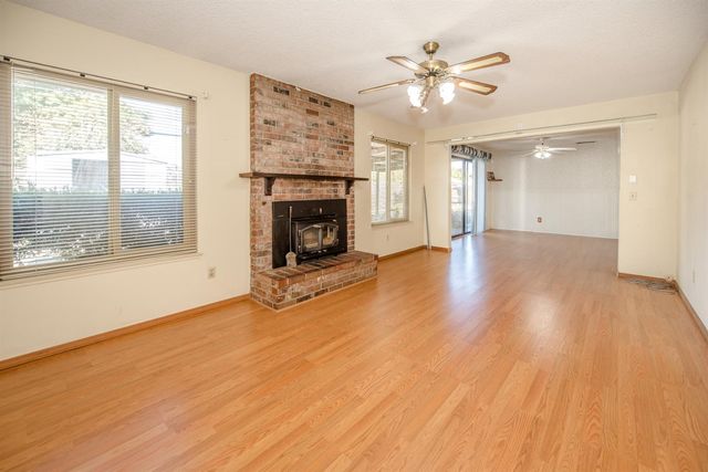 20 W Clover Street, Woodland, CA 95695