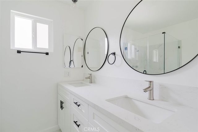 8400 Chimineas Avenue, Northridge, CA 91325