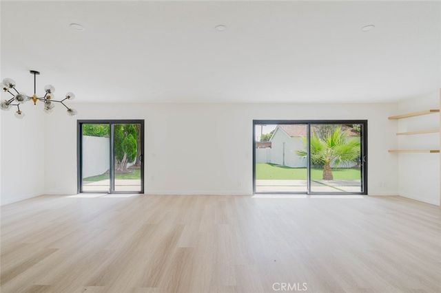 8400 Chimineas Avenue, Northridge, CA 91325