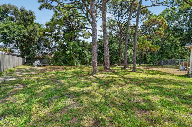 6761 Palm Garden Street, Jupiter, FL 33458