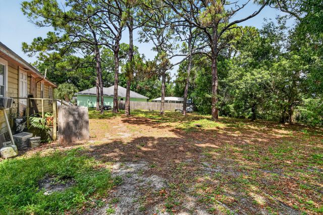 6761 Palm Garden Street, Jupiter, FL 33458