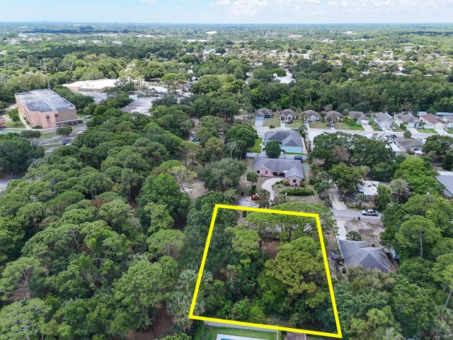 6761 Palm Garden Street, Jupiter, FL 33458