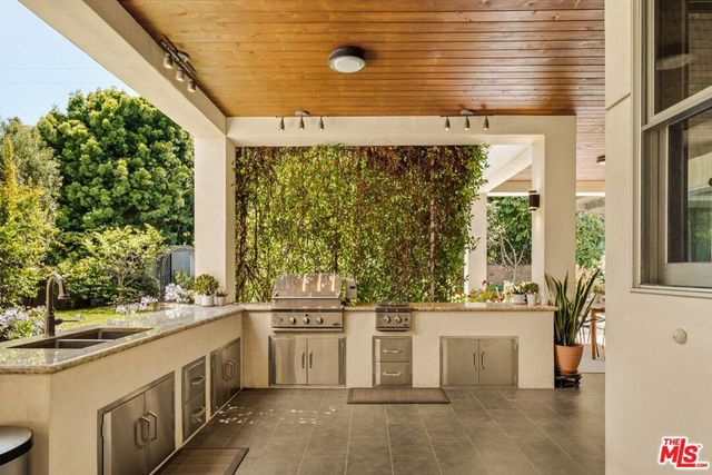 8221 Tuscany Avenue, Playa Del Rey, CA 90293