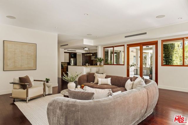 8221 Tuscany Avenue, Playa Del Rey, CA 90293