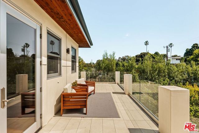 8221 Tuscany Avenue, Playa Del Rey, CA 90293