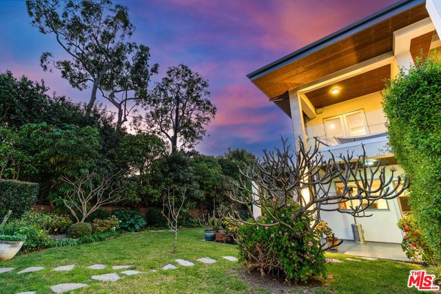 8221 Tuscany Avenue, Playa Del Rey, CA 90293