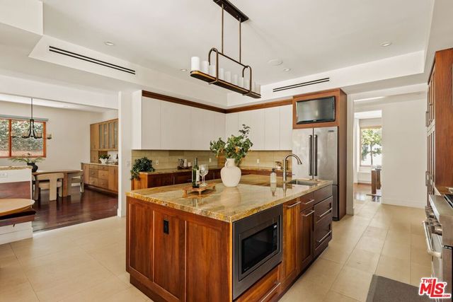 8221 Tuscany Avenue, Playa Del Rey, CA 90293