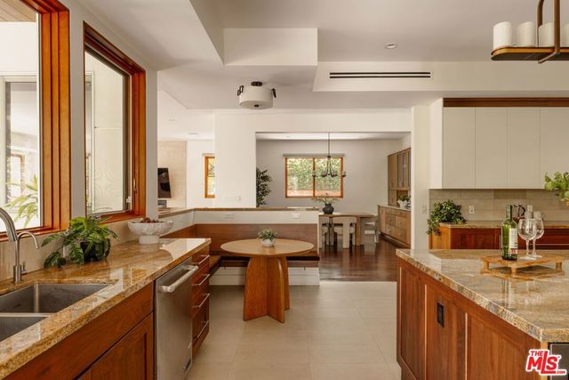 8221 Tuscany Avenue, Playa Del Rey, CA 90293