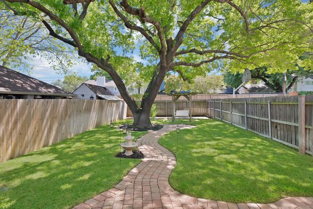 1427 Stagecoach Drive, Richardson, TX 75080