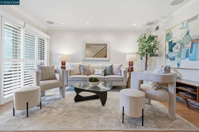 1889 Pomar Way, Walnut Creek, CA 94598