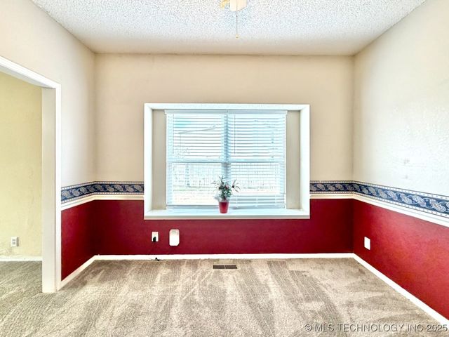 516 S Laurel Avenue, Broken Arrow, OK 74012