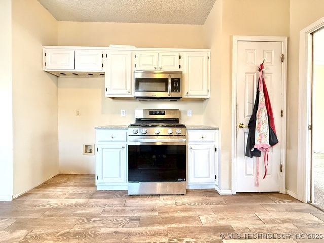 516 S Laurel Avenue, Broken Arrow, OK 74012