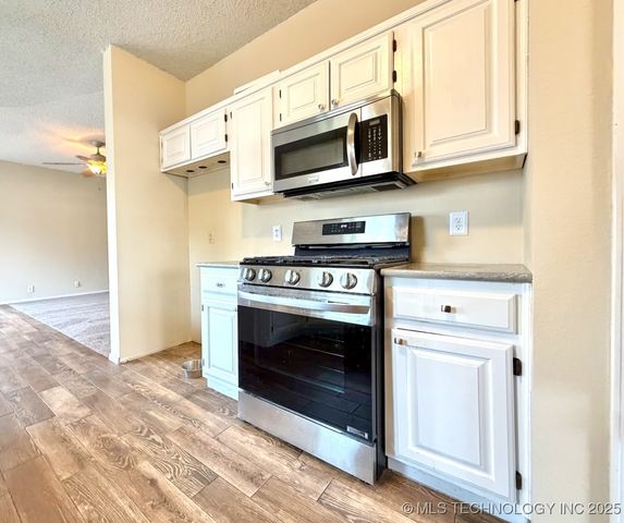 516 S Laurel Avenue, Broken Arrow, OK 74012