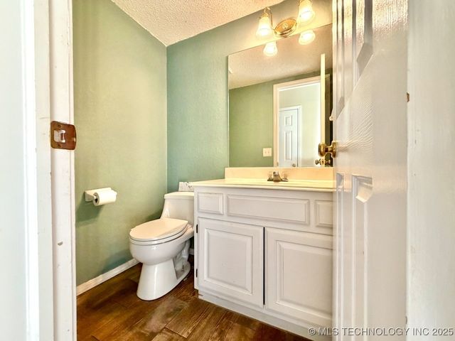 516 S Laurel Avenue, Broken Arrow, OK 74012