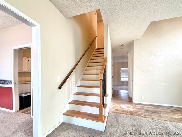 516 S Laurel Avenue, Broken Arrow, OK 74012