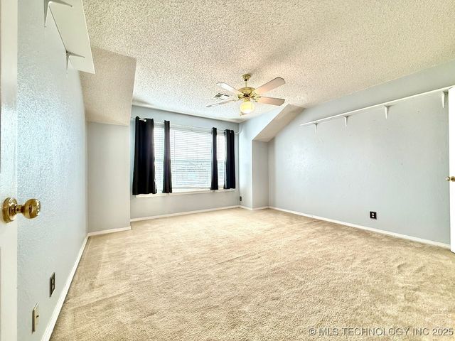 516 S Laurel Avenue, Broken Arrow, OK 74012