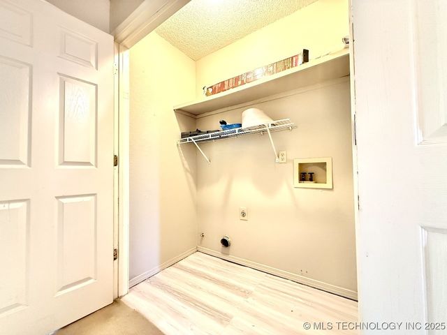 516 S Laurel Avenue, Broken Arrow, OK 74012