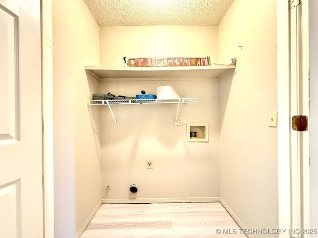 516 S Laurel Avenue, Broken Arrow, OK 74012