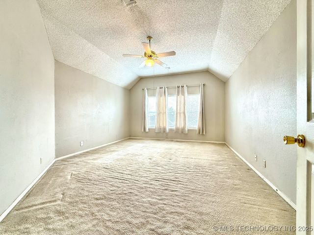 516 S Laurel Avenue, Broken Arrow, OK 74012