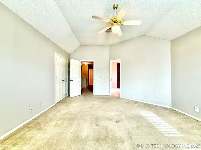 516 S Laurel Avenue, Broken Arrow, OK 74012