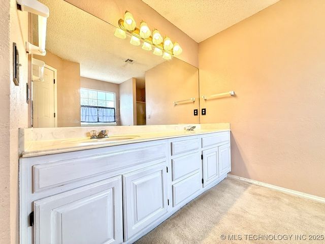 516 S Laurel Avenue, Broken Arrow, OK 74012