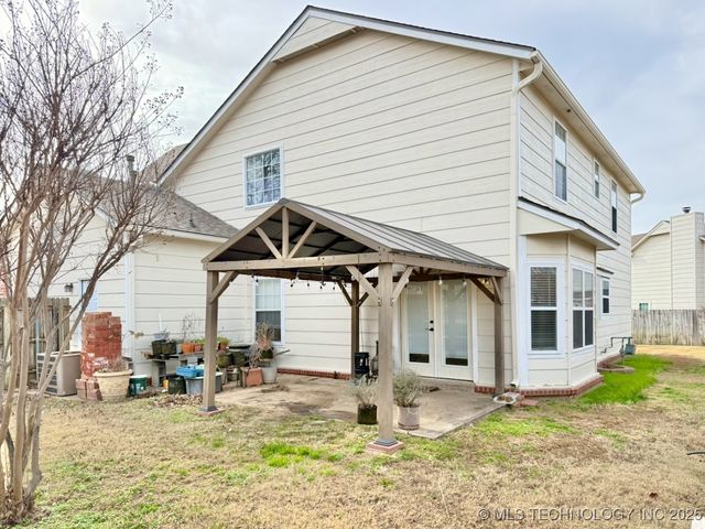 516 S Laurel Avenue, Broken Arrow, OK 74012