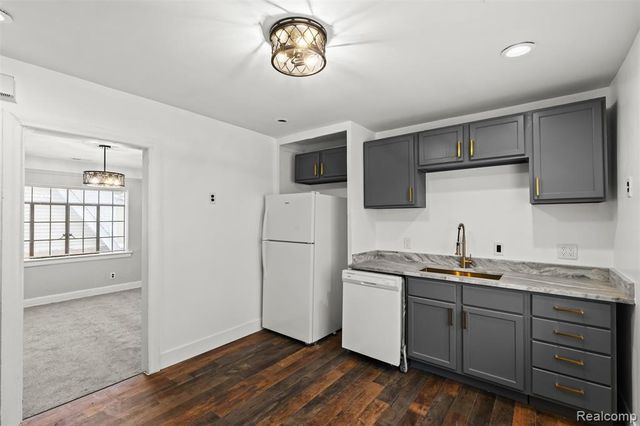 5243 Devonshire Road, Detroit, MI 48224