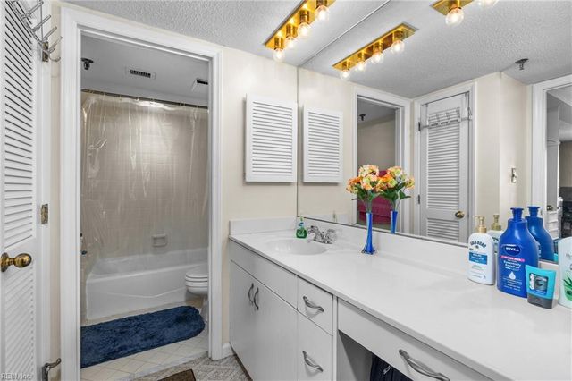 7501 River Rd Apt 16B, Newport News, VA 23607