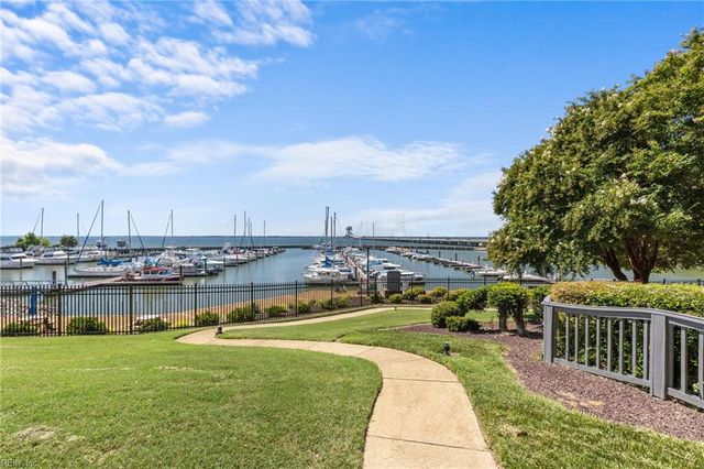 7501 River Rd Apt 16B, Newport News, VA 23607