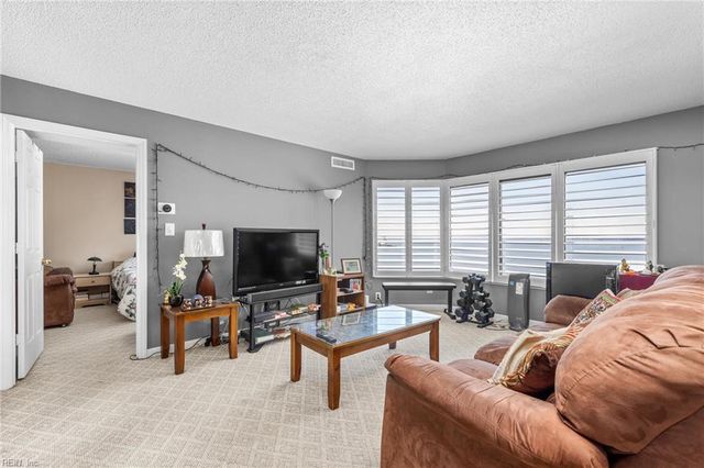 7501 River Rd Apt 16B, Newport News, VA 23607